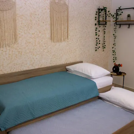 Appartamento Maistro With Pool,