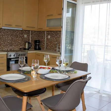 Appartamento Maistro With Pool,
