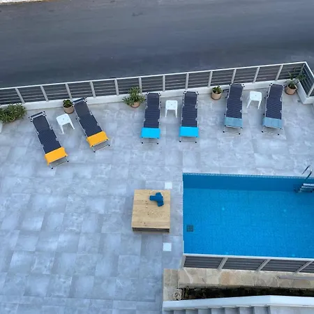 Maistro With Pool, *